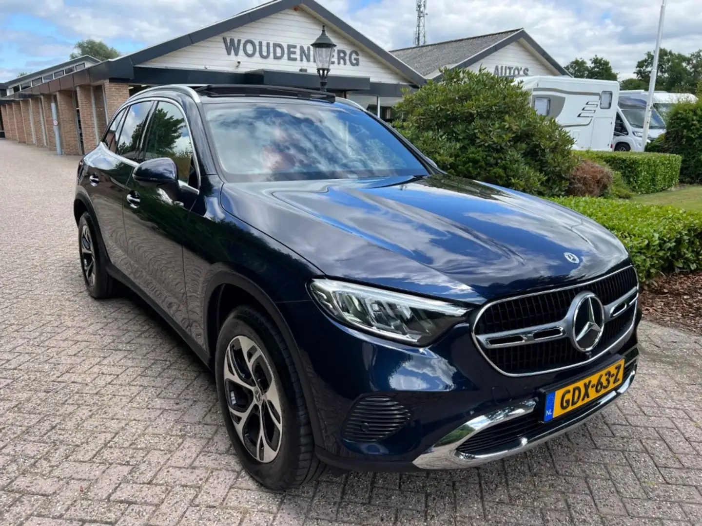 Mercedes-Benz GLC 300 GLC 300e Distr. HUD, Panodak Blauw - 1