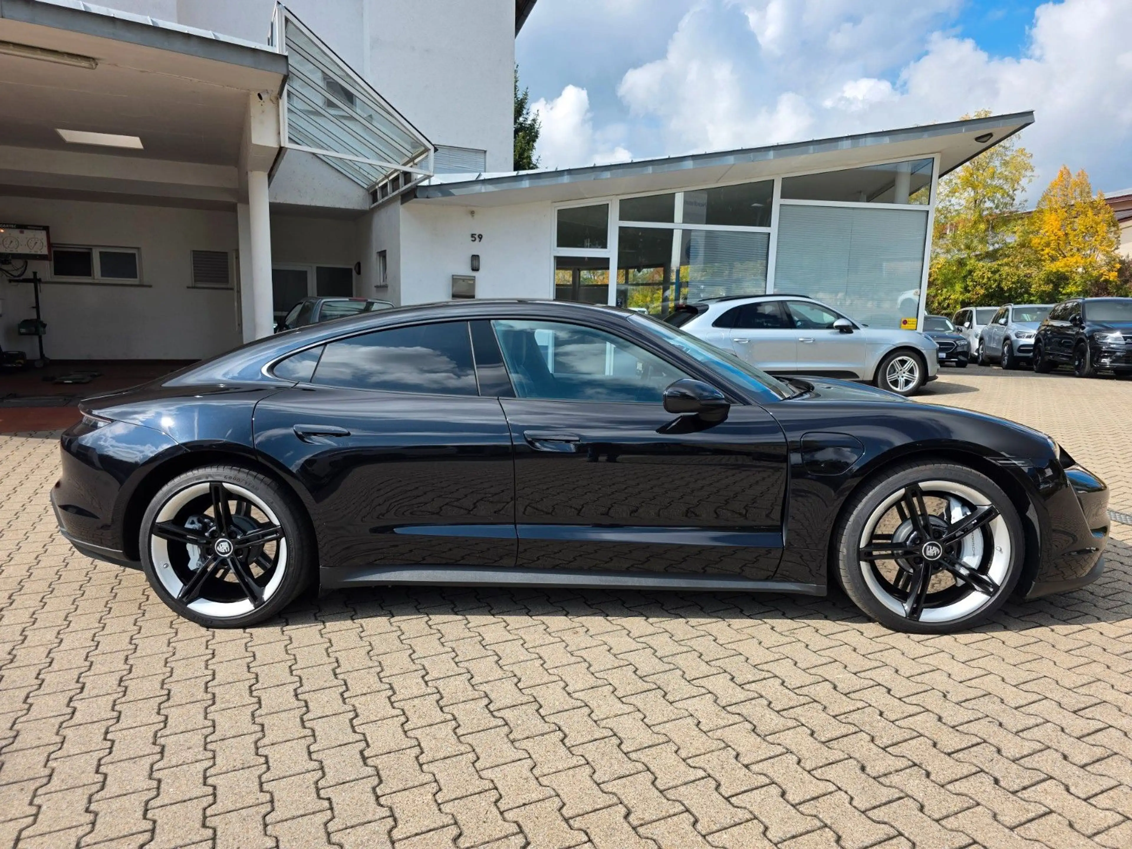 Porsche Taycan HuD/Bose/PASM/PSCB — photo 7