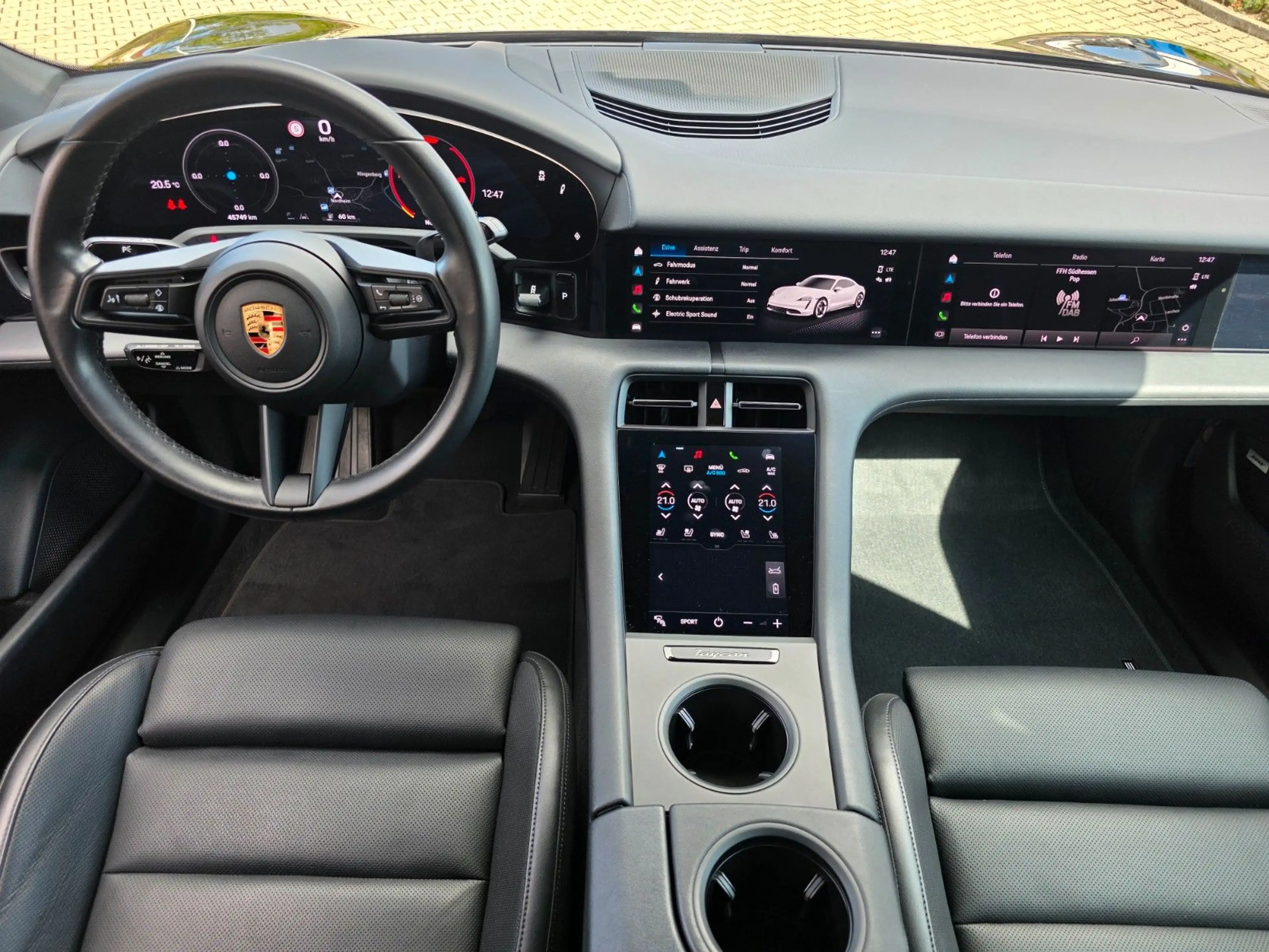 Porsche Taycan HuD/Bose/PASM/PSCB — photo 10