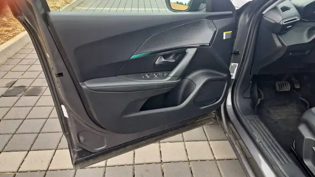 Peugeot 2008 view 7