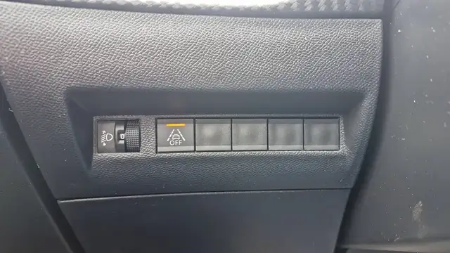 Peugeot 2008 view 13