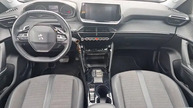 Peugeot 2008 view 11