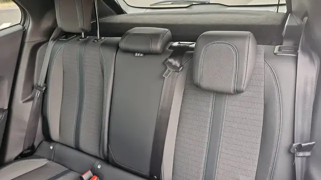 Peugeot 2008 view 9