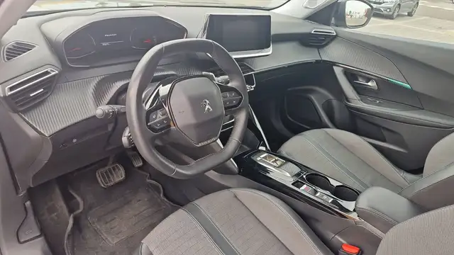 Peugeot 2008 view 8