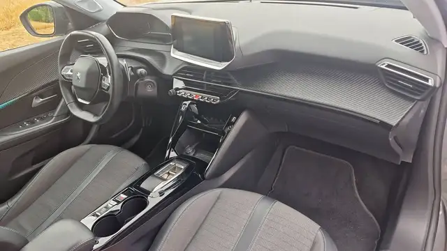 Peugeot 2008 view 10