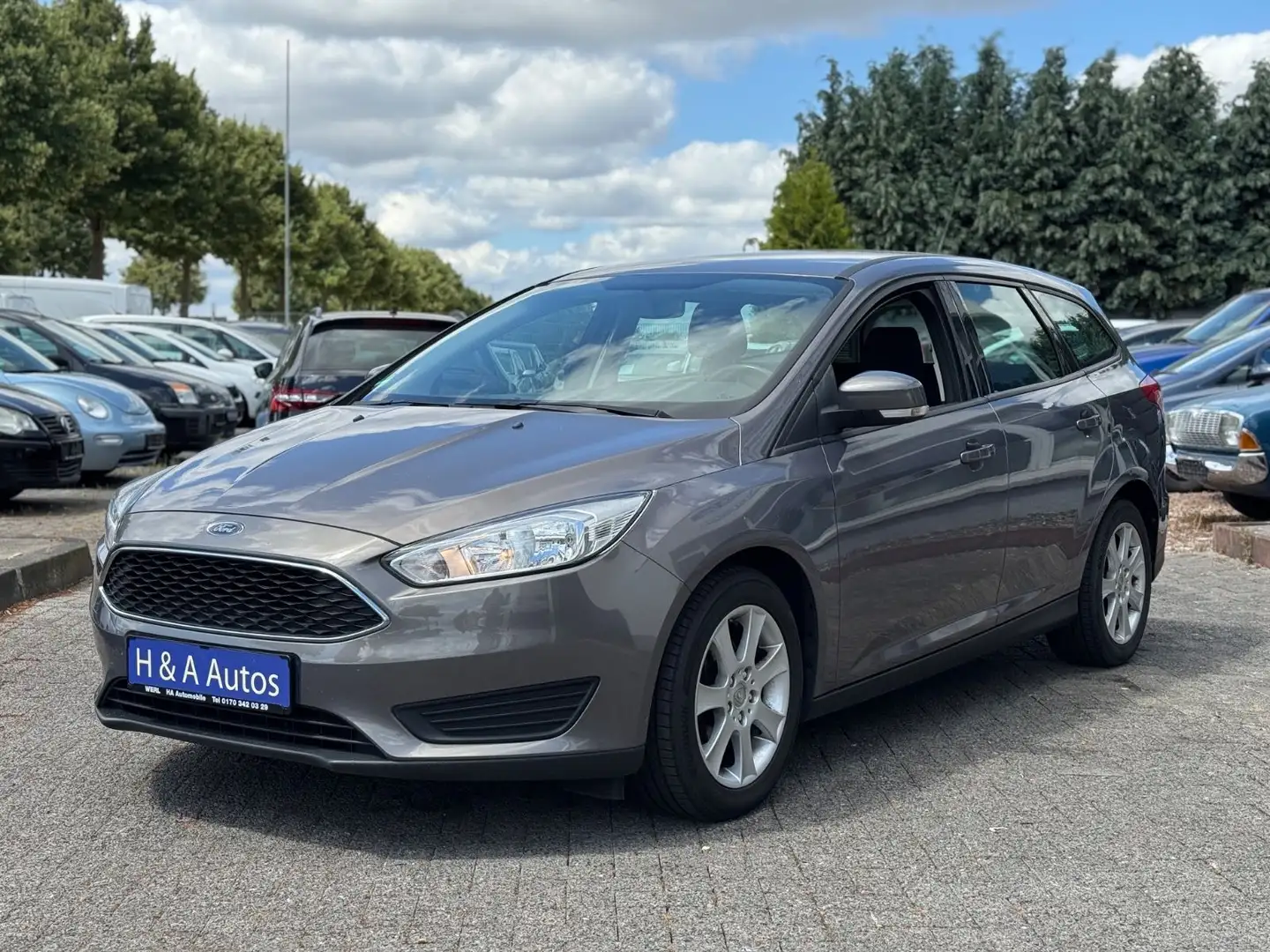 Ford Focus Turnier Trend Bruin - 1