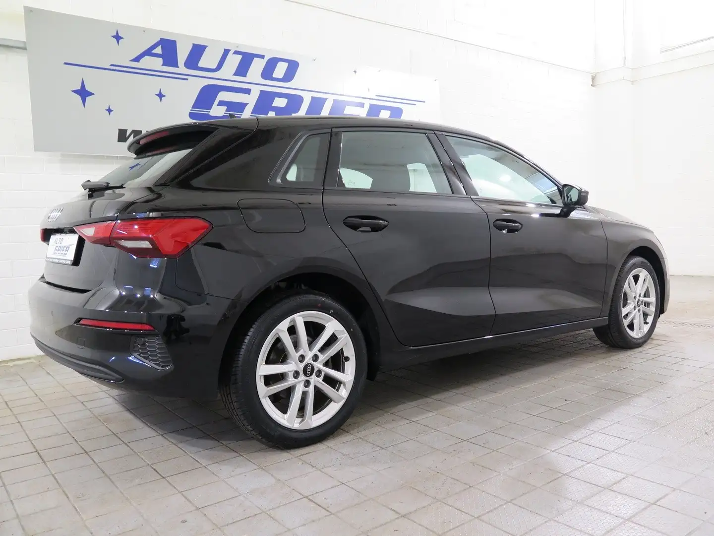 Audi A3 40 TFSI e, LED, Smart-Link, Navi, ACC Schwarz - 2