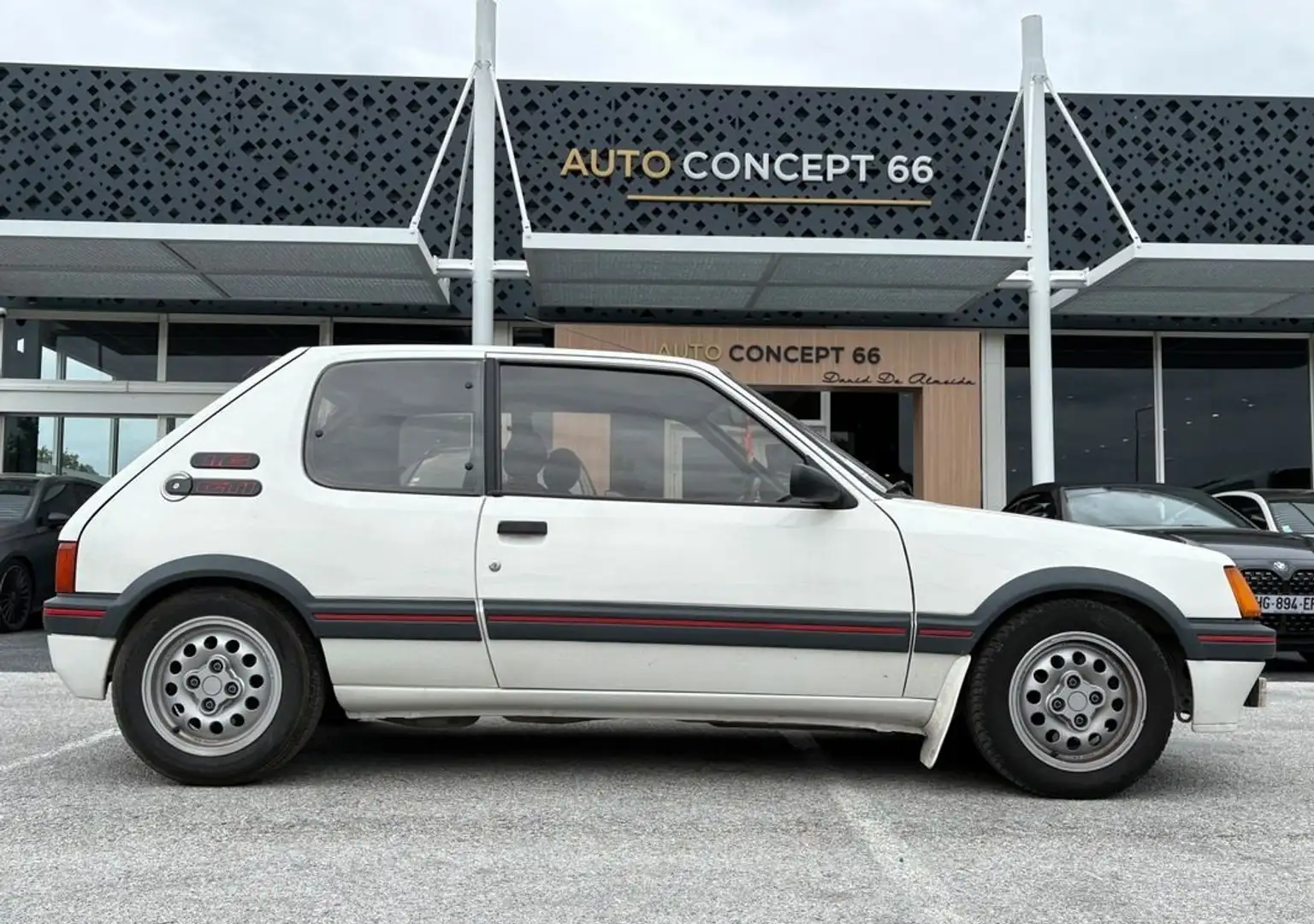 Peugeot 205 GTI 105 ch Weiß - 2