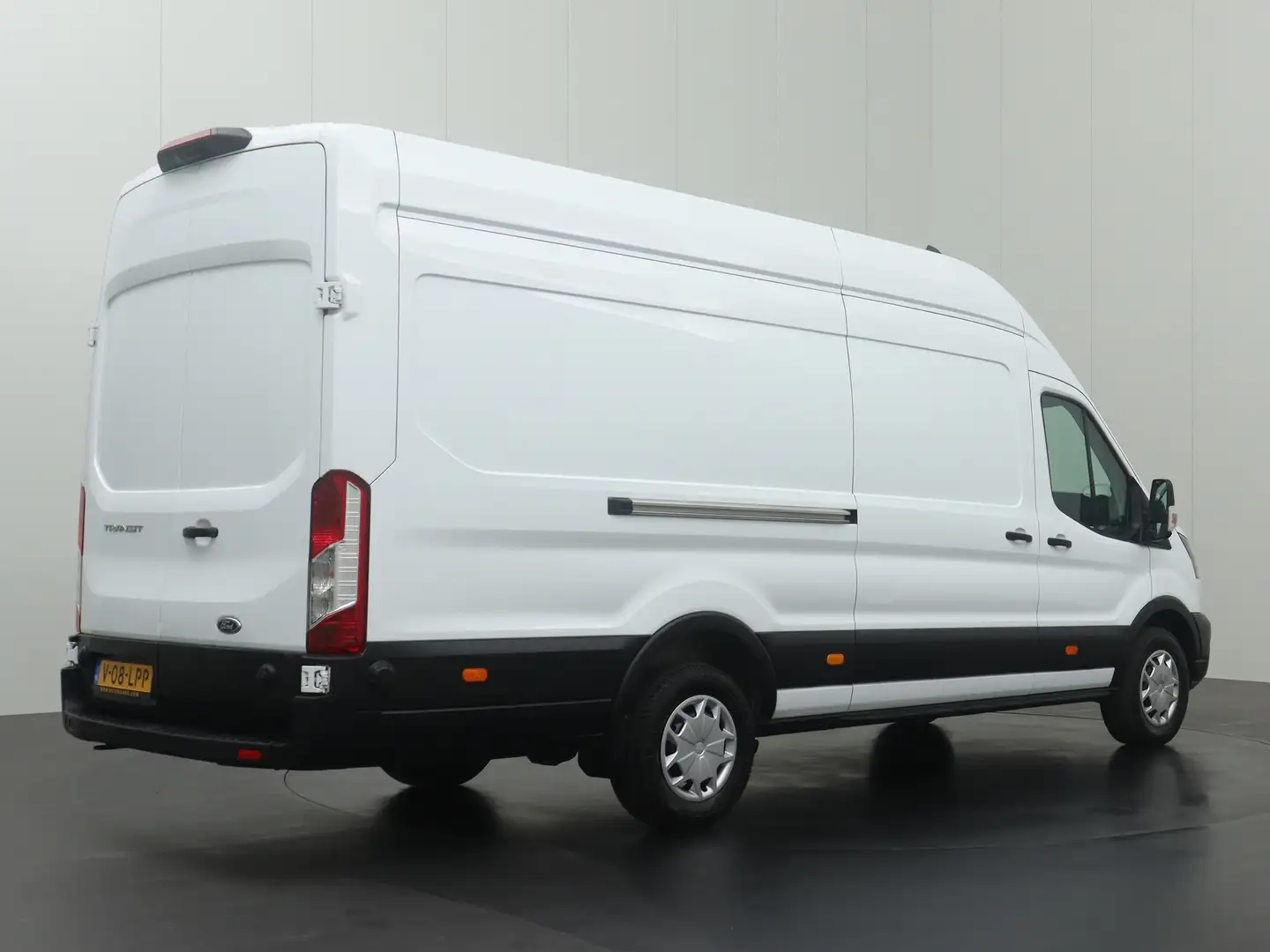 Ford Transit 2.0TDCI 170PK L4H3 Jumbo | Camera | Airco | 3-Pers Blanc - 2