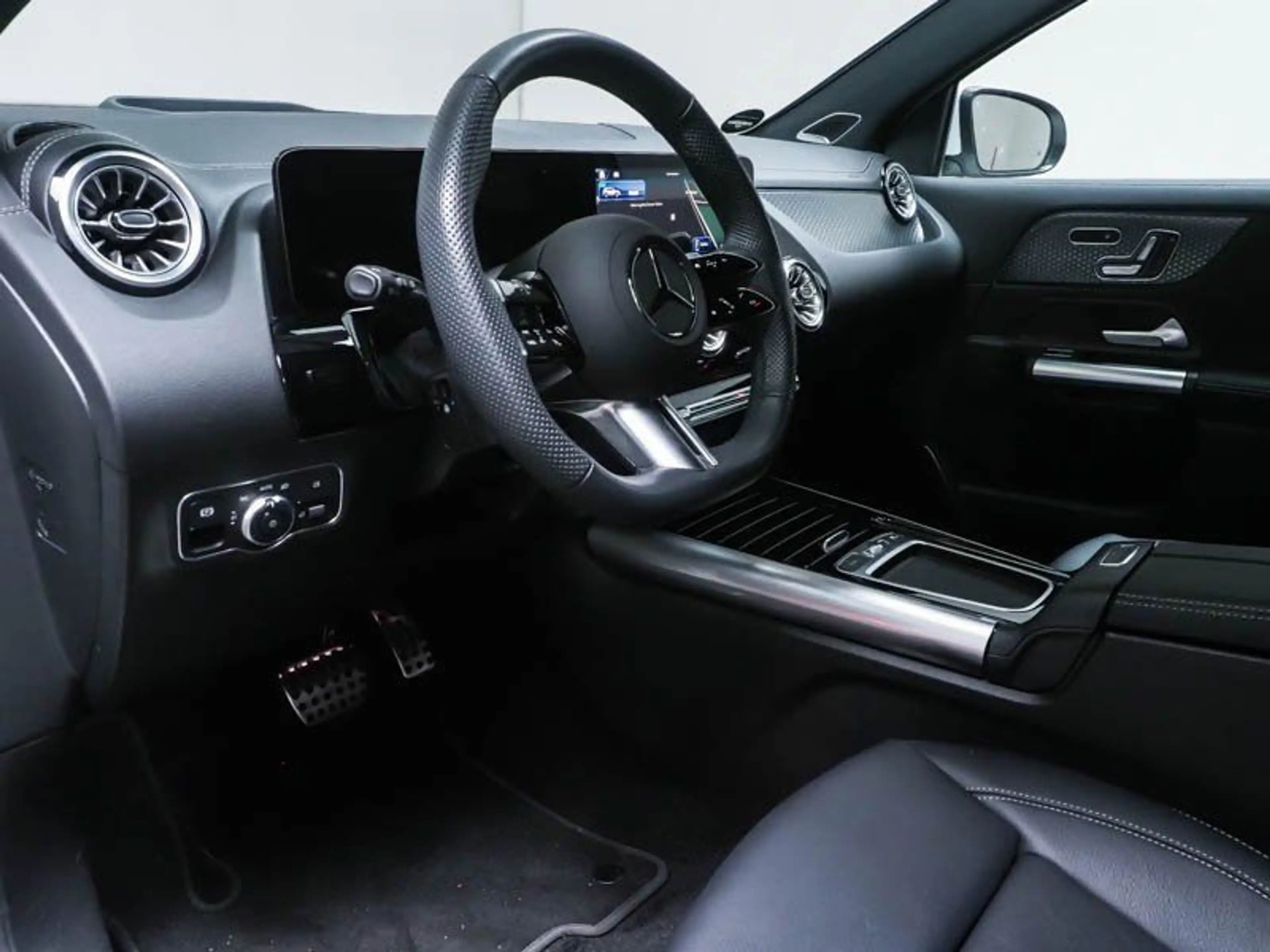 Mercedes-Benz EQA 250+ AMG-PREMIUM LEDER MEMO 360° BURMEST HuD — photo 7