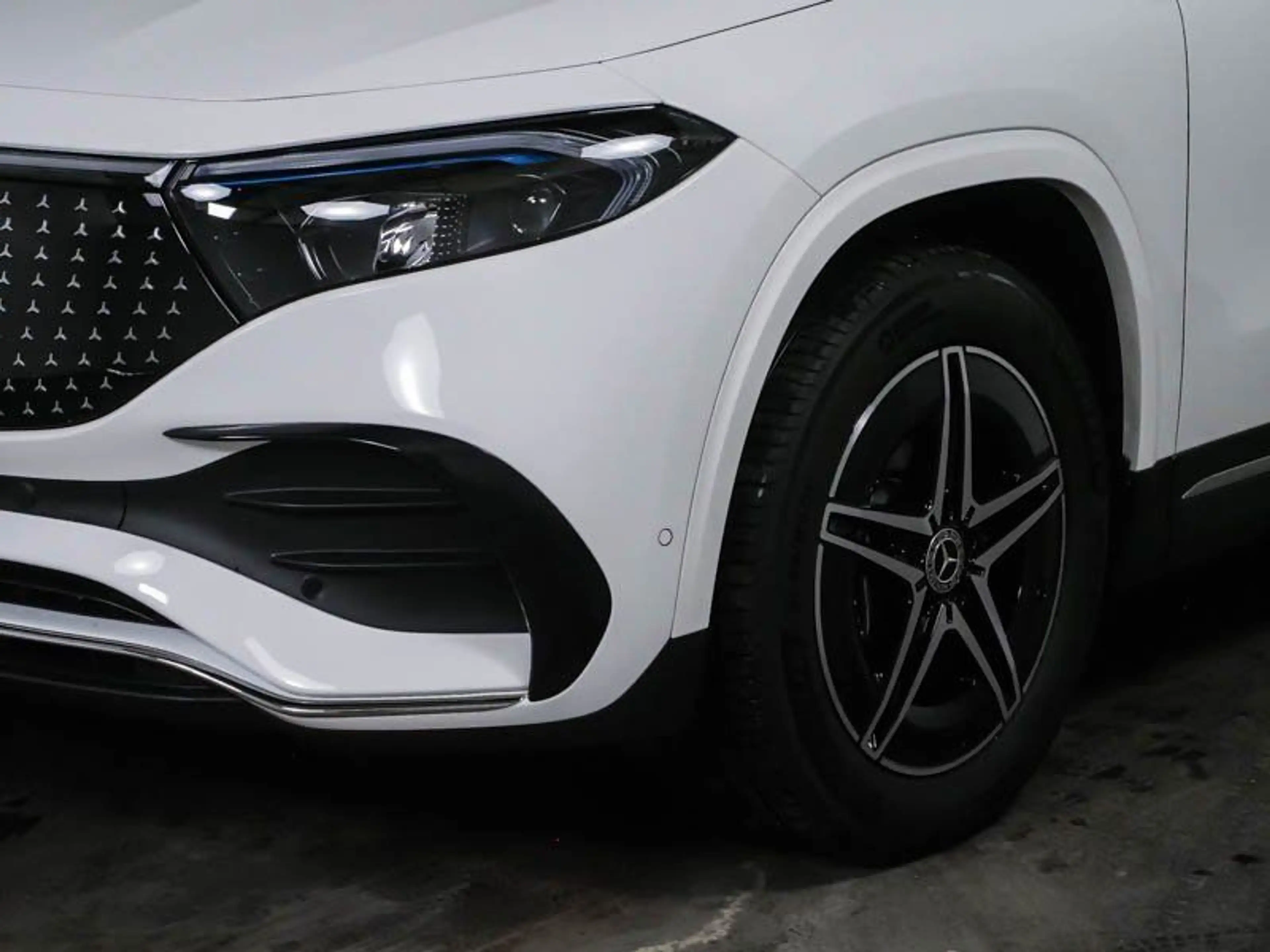 Mercedes-Benz EQA 250+ AMG-PREMIUM LEDER MEMO 360° BURMEST HuD — photo 3