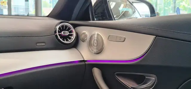 Mercedes-Benz E-Class view 17