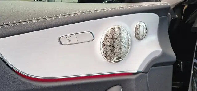 Mercedes-Benz E-Class view 19