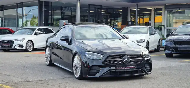 Mercedes-Benz E-Class view 4