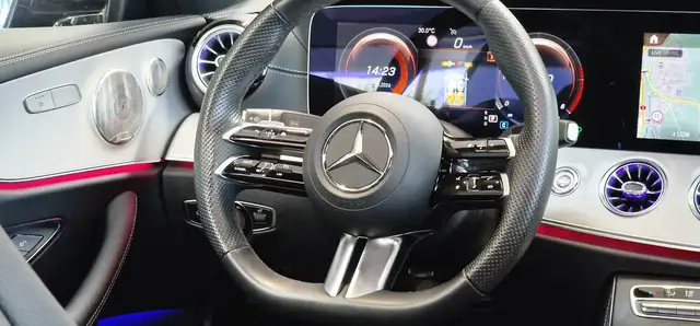 Mercedes-Benz E-Class view 12