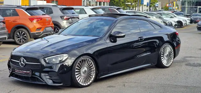 Mercedes-Benz E-Class view 3