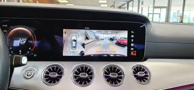 Mercedes-Benz E-Class view 15