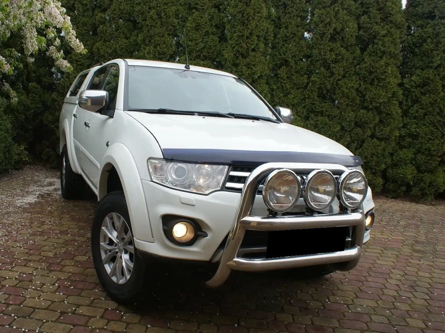 Mitsubishi L200 L200 Pick Up 4x4 Autm. DPFDiamant Edition Weiß - 1