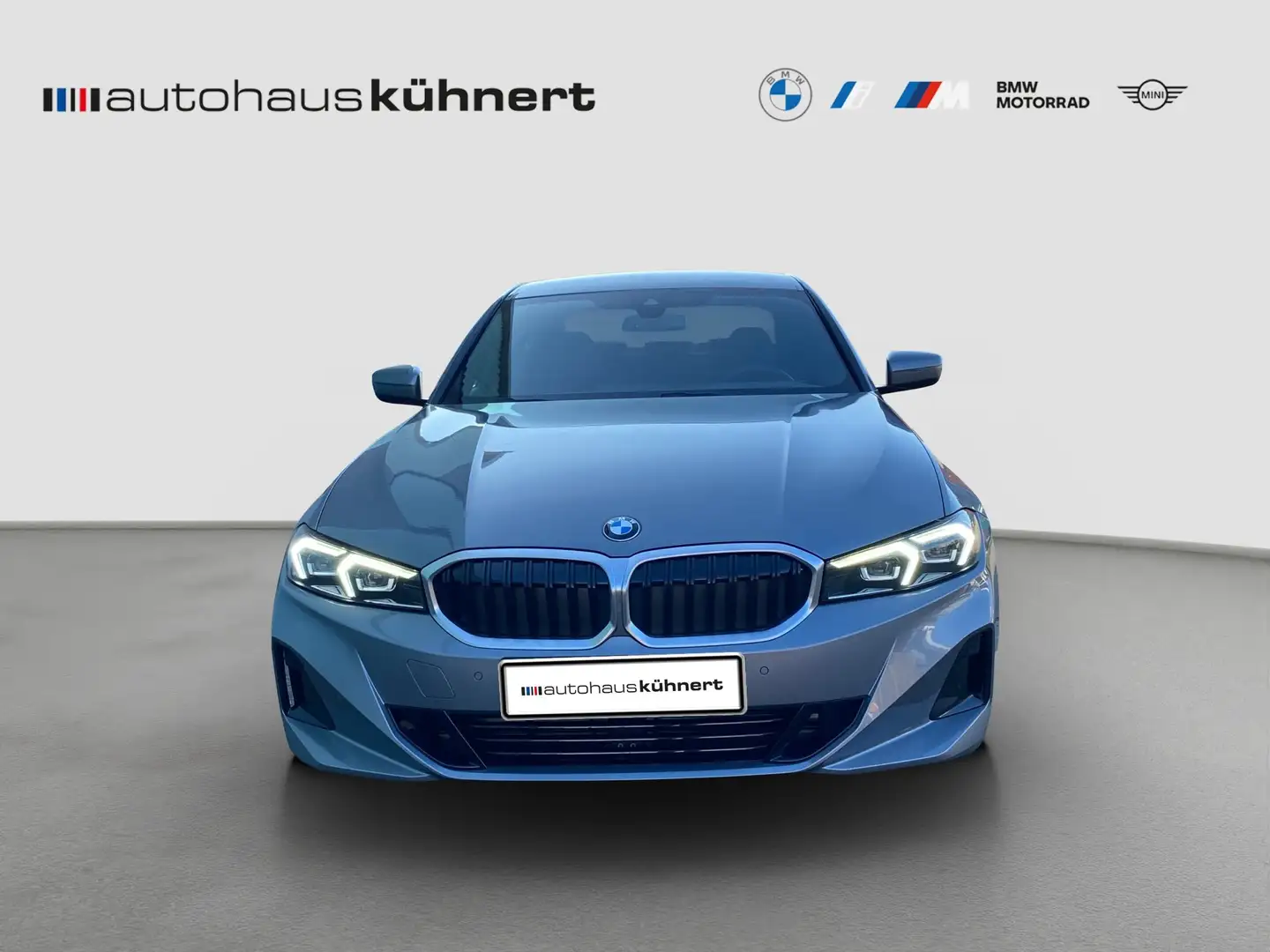 BMW 330 d Limousine LED AHK HUD H&K Navi ParkAss DAB Grau - 2