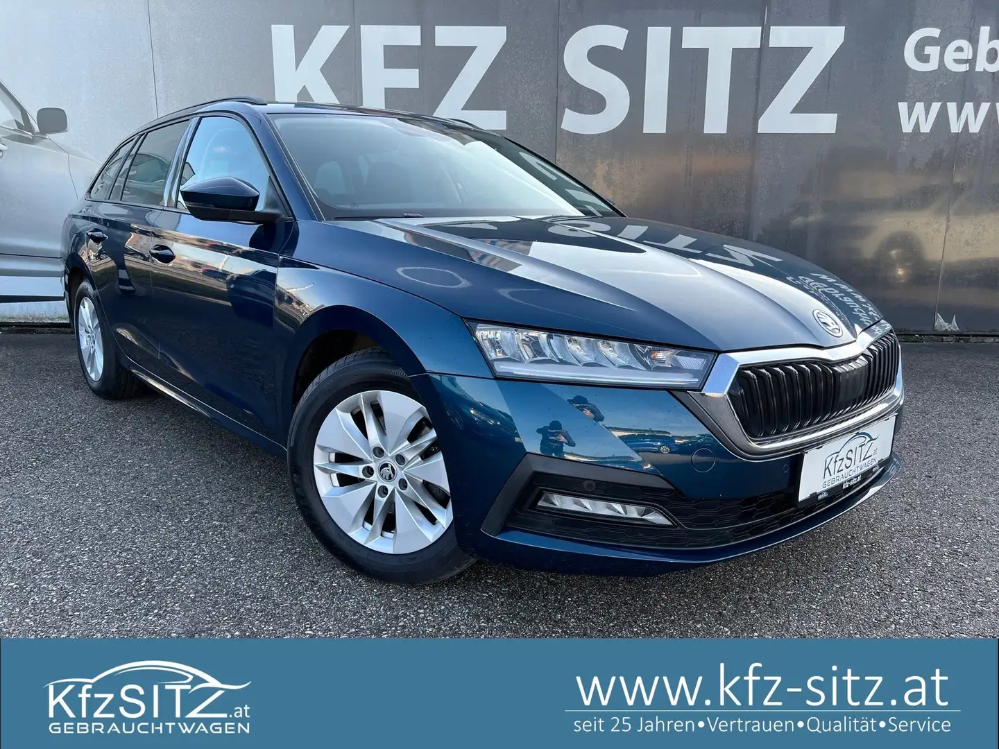 Skoda Octavia Combi 2,0 TDI Ambition Blau - 1