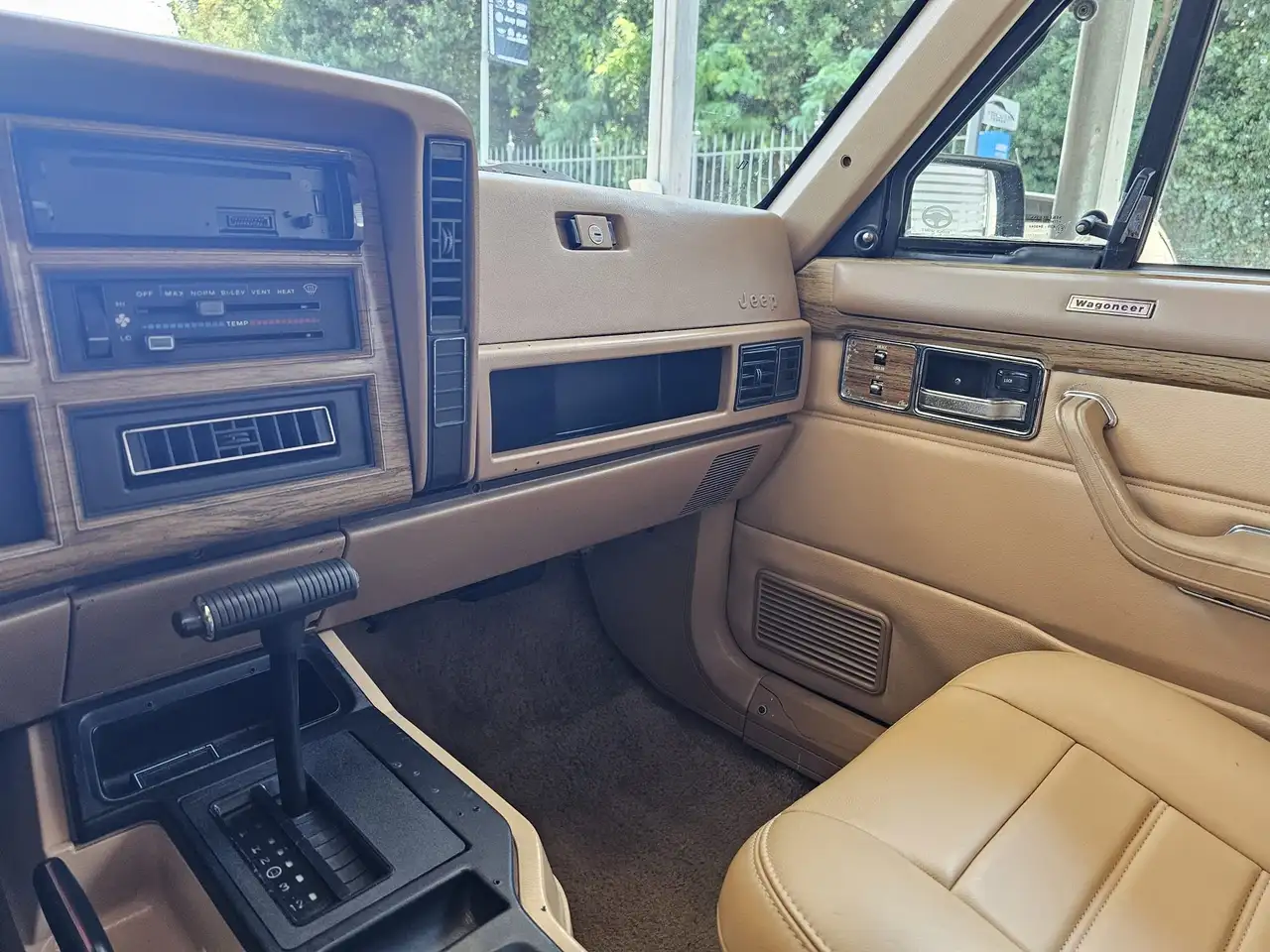 JEEP WAGONEER CHEROKEE - 173 ch- SELLERIE CUIR