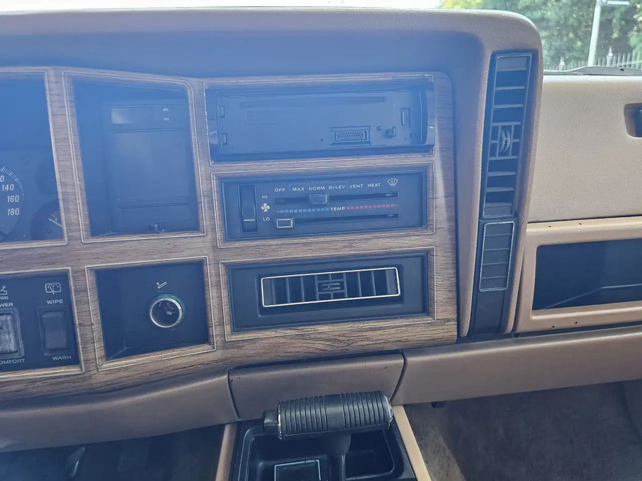 JEEP WAGONEER CHEROKEE - 173 ch- SELLERIE CUIR
