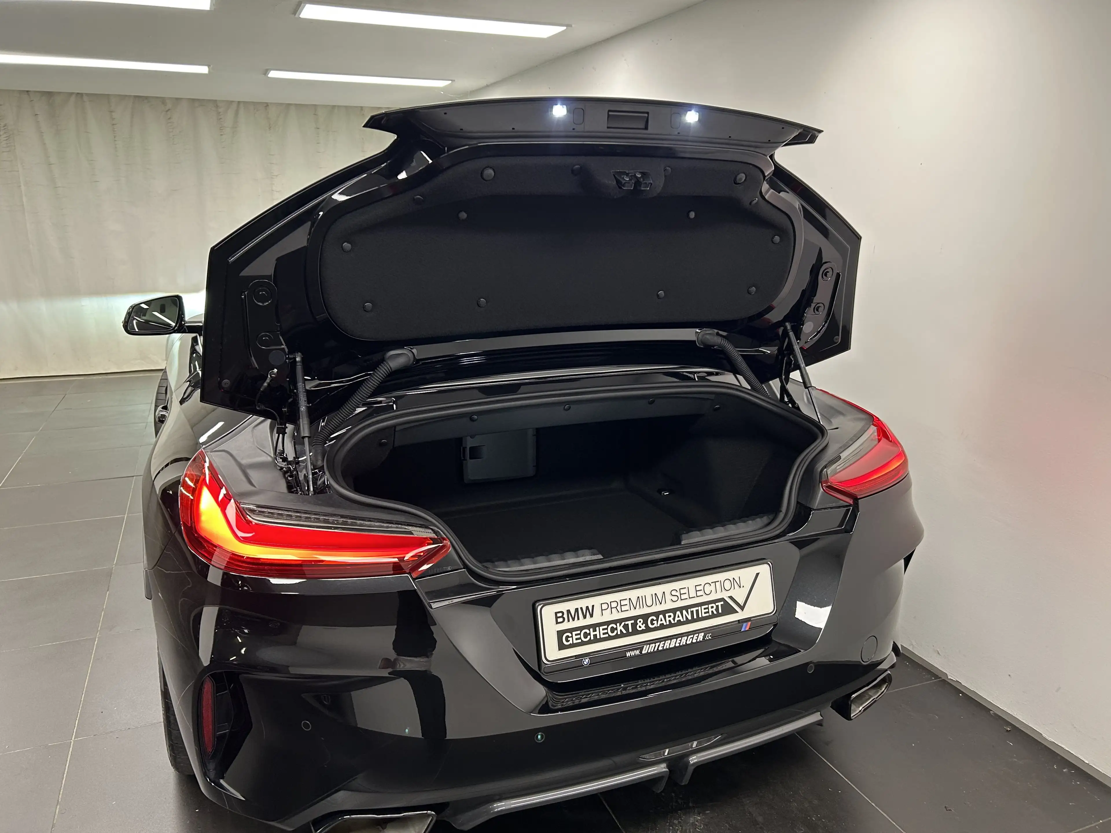 BMW Z4 M40i — photo 11