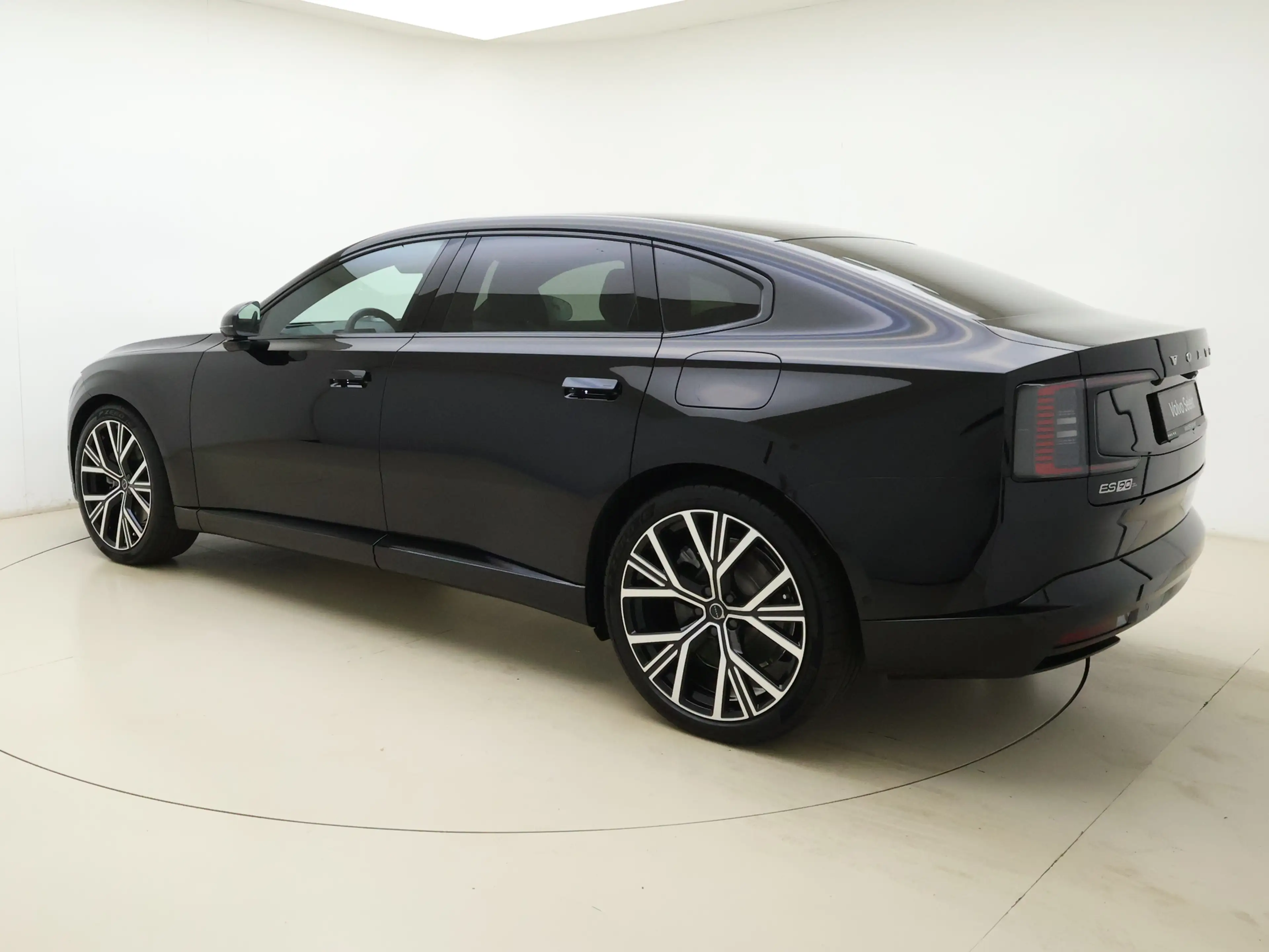 Volvo ES90 Twin Motor Ultra Launch Edition / Luchtvering / Bo — photo 9