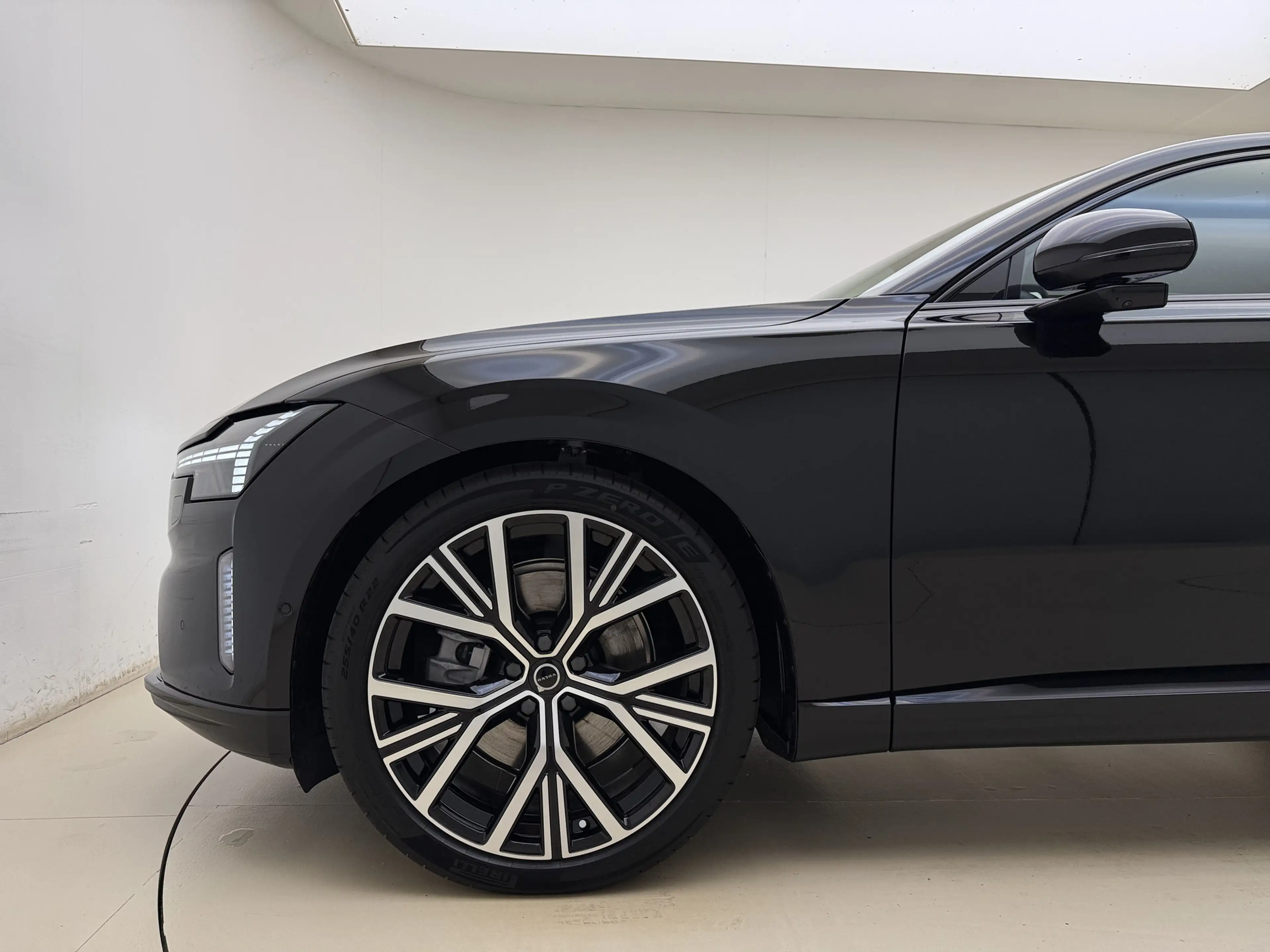 Volvo ES90 Twin Motor Ultra Launch Edition / Luchtvering / Bo — photo 13