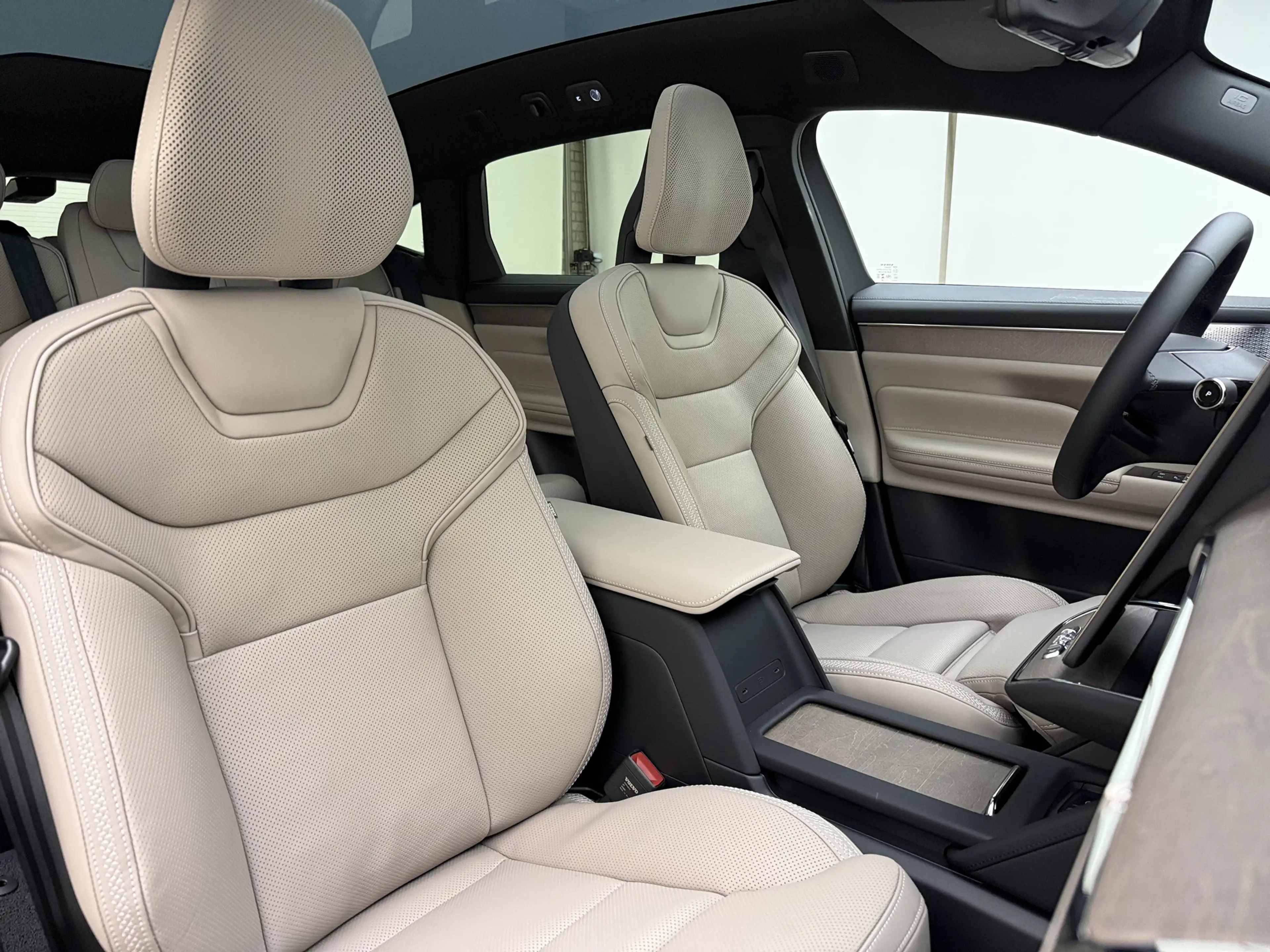 Volvo ES90 Twin Motor Ultra Launch Edition / Luchtvering / Bo — photo 4