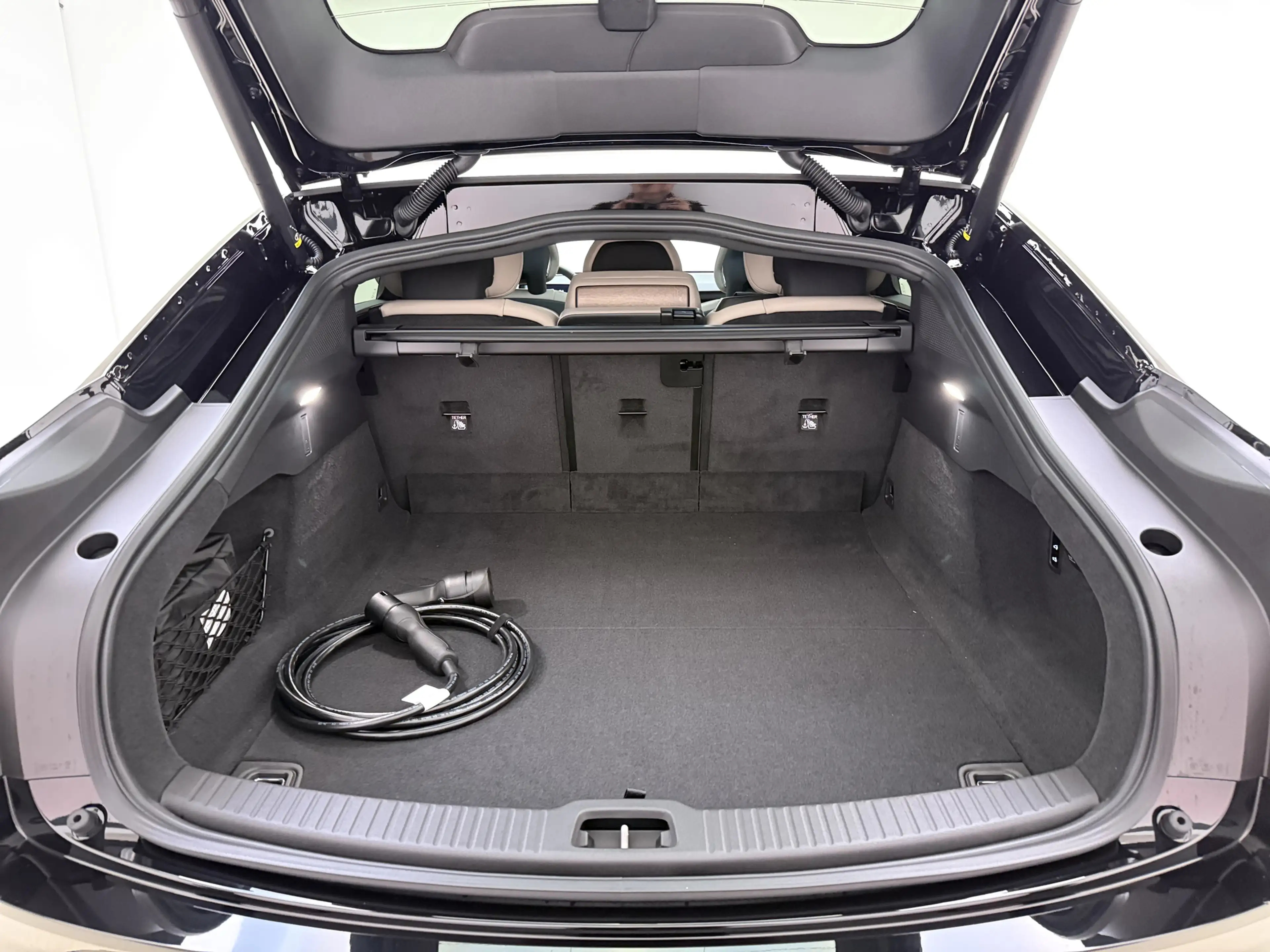 Volvo ES90 Twin Motor Ultra Launch Edition / Luchtvering / Bo — photo 8
