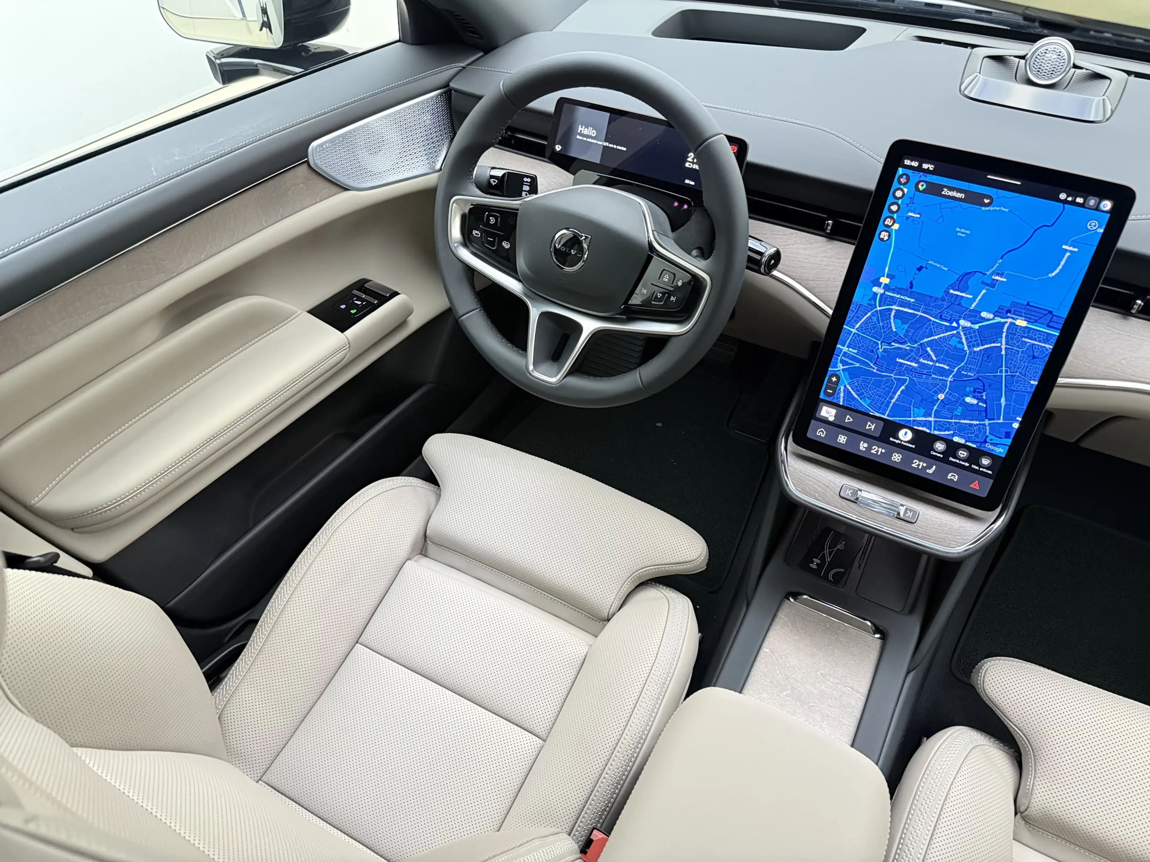 Volvo ES90 Twin Motor Ultra Launch Edition / Luchtvering / Bo — photo 10