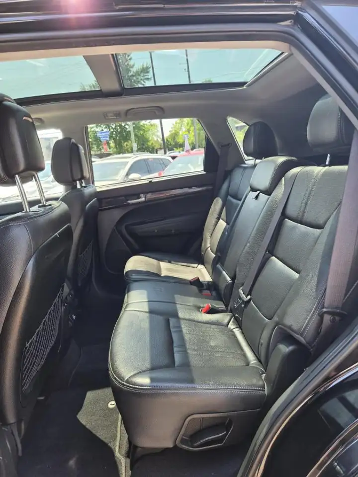 Kia Sorento photo Kia Sorento