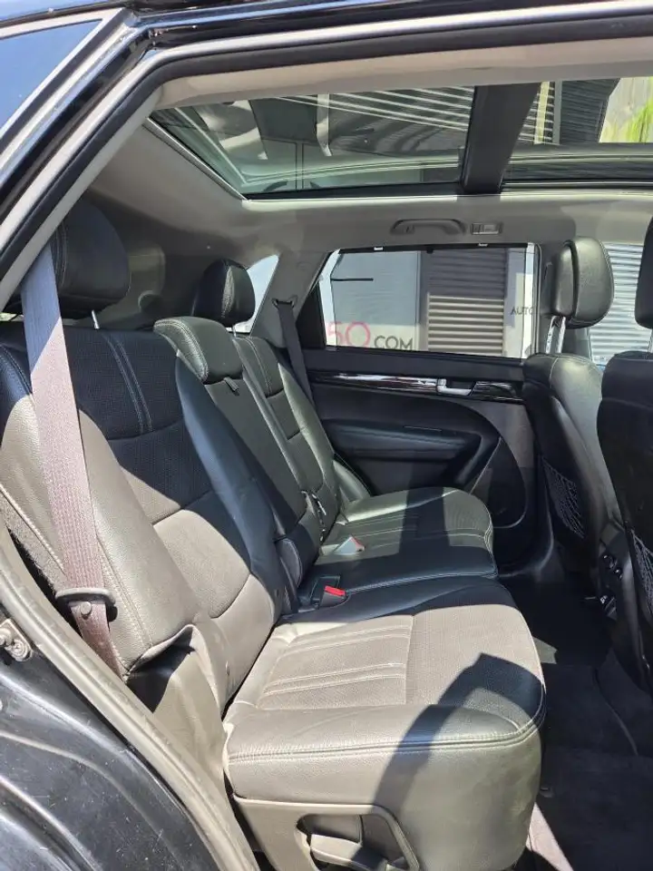 Kia Sorento photo Kia Sorento