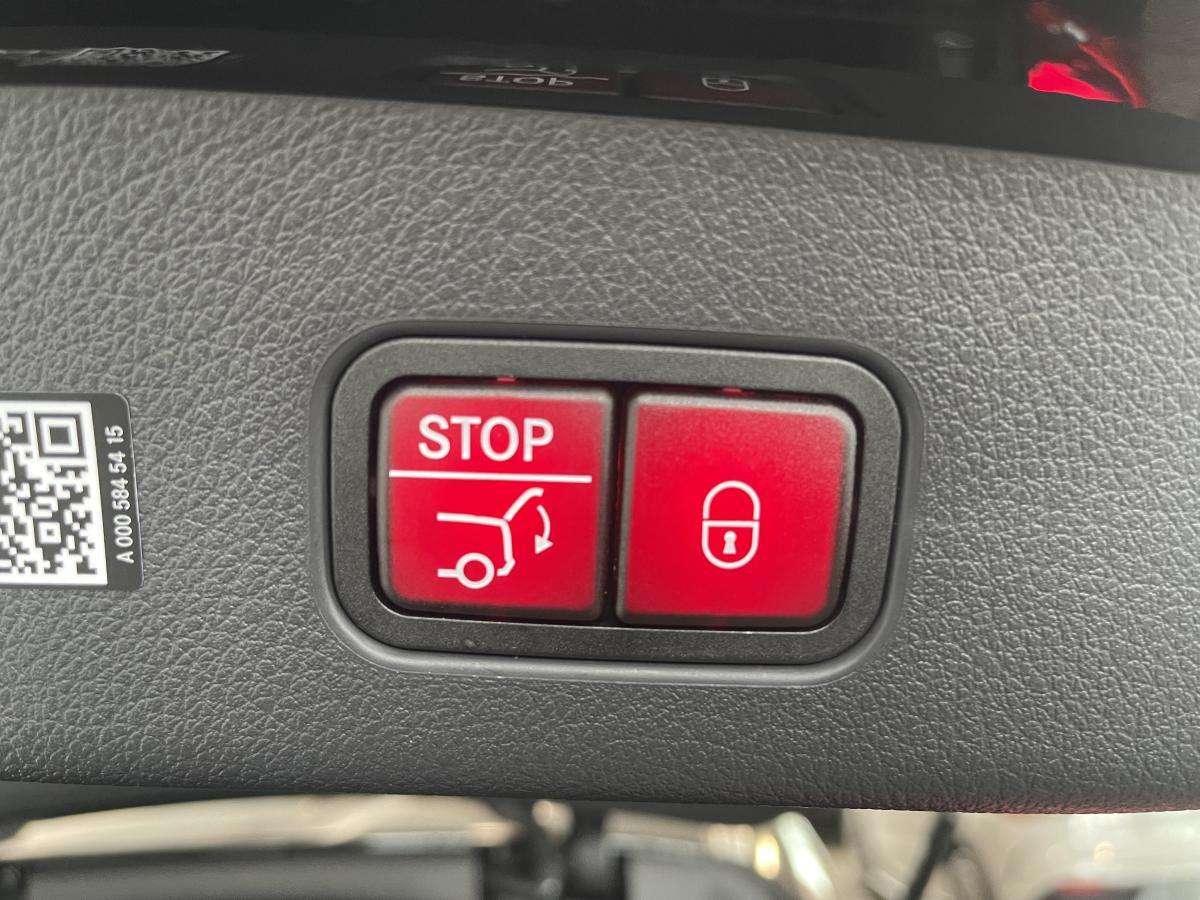 2027 Mercedes-Benz GLC GLC 300 VUS 4Matic — снимка 1