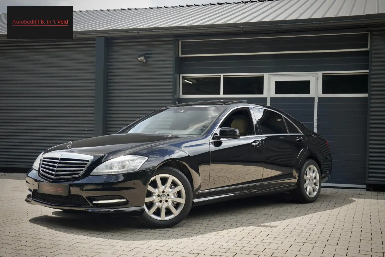 Mercedes-Benz S 350 4-Matic Lang Prestige Plus AMG PANO HARMAN KARDON Zwart - 1