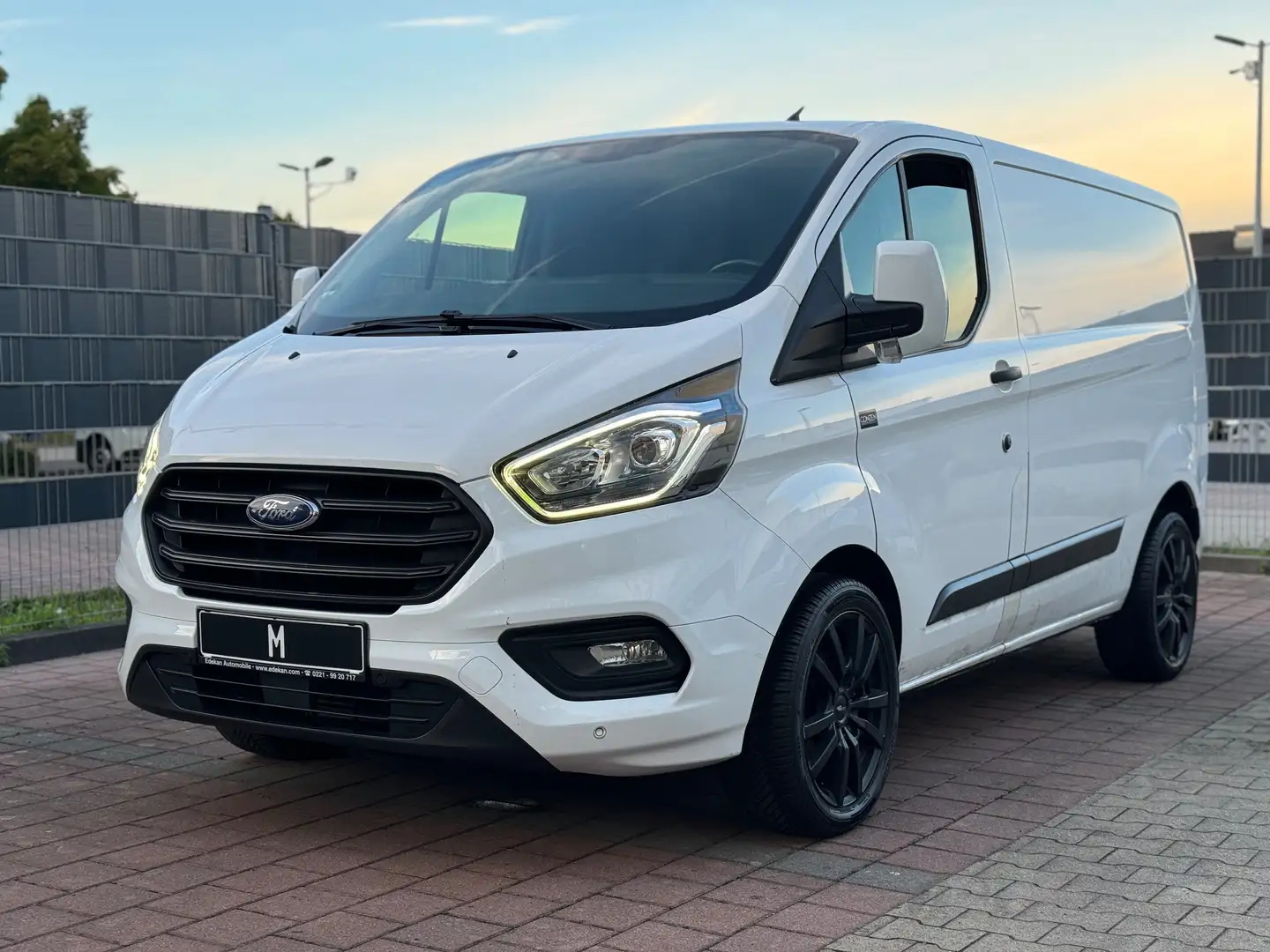 Ford Transit Custom 2.0 TDCI 300 L1 Trend PDC/TEMPOMAT/LED/AHK/REGALE Weiß - 1