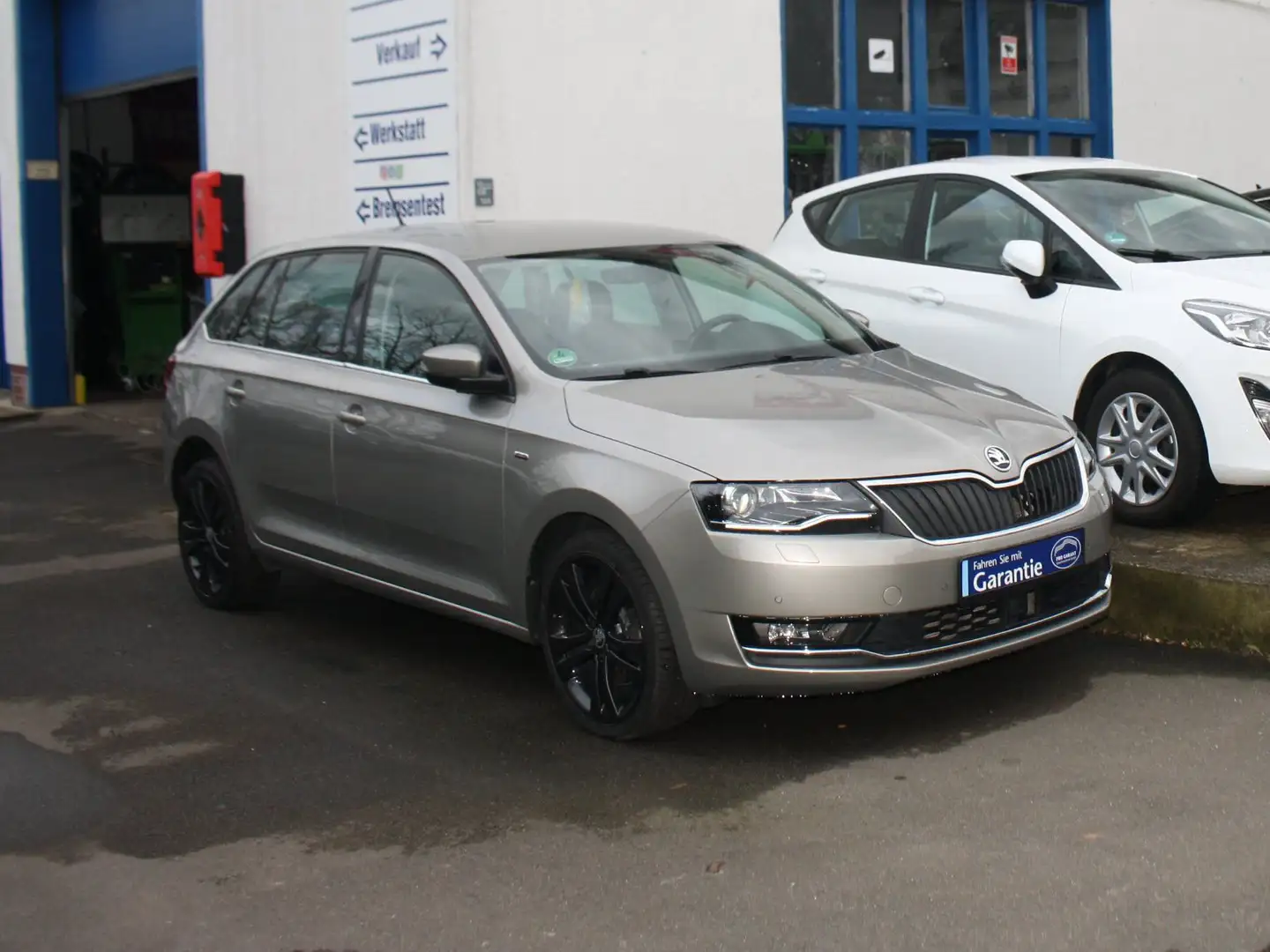Skoda Rapid/Spaceback 1.0 TSI Clever KLIMA PDC SITZHEIZUNG XENON Beige - 2