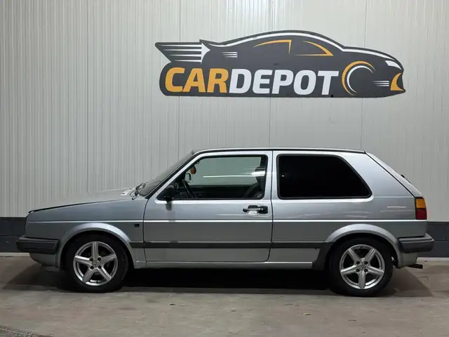 Volkswagen Golf view 8