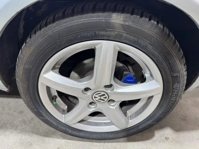 Volkswagen Golf view 19