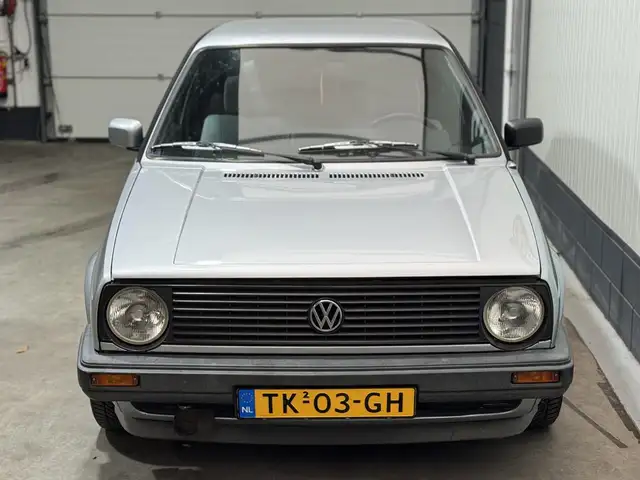 Volkswagen Golf view 2