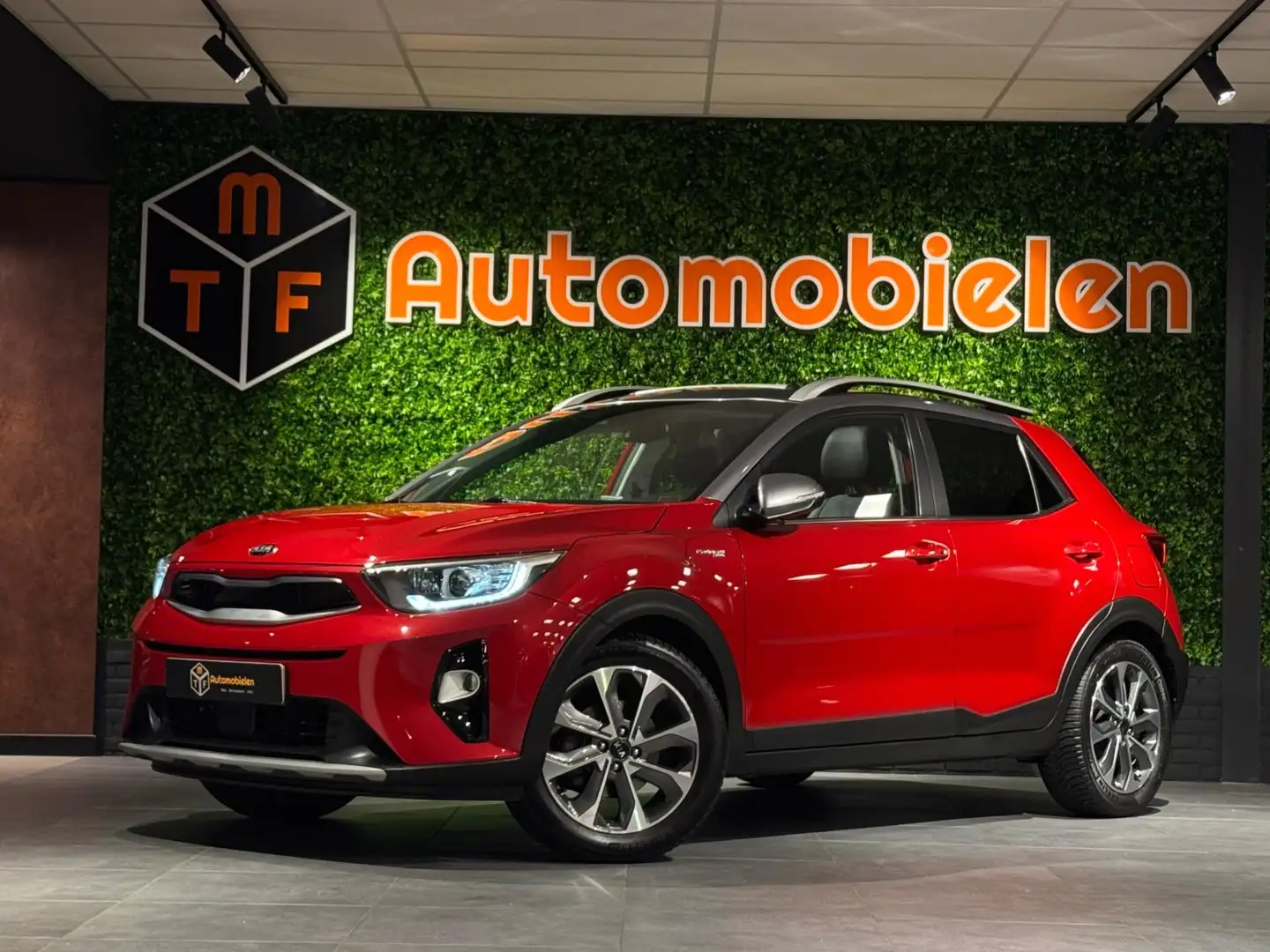 Kia Stonic 1.0 T-GDi 120 PK DynamicLine |PLATINUM ed.|PANO|TR Rood - 1