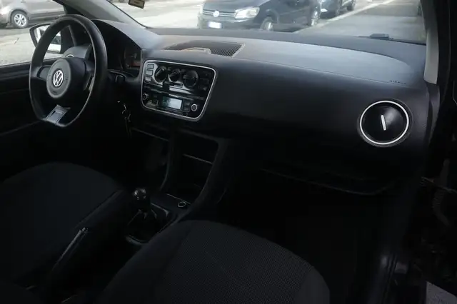 Volkswagen up! view 8