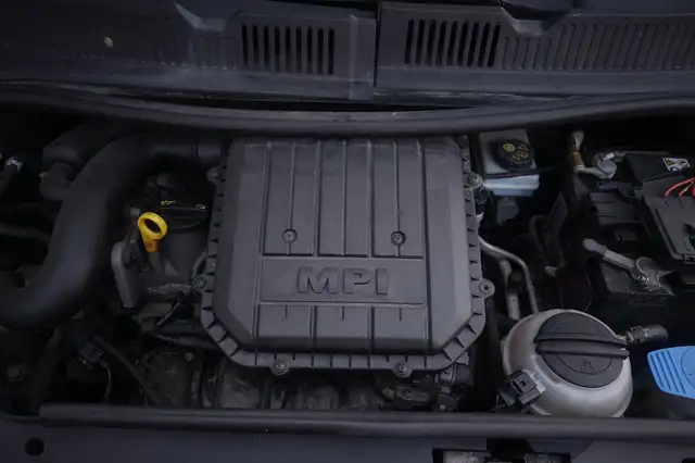 Volkswagen up! view 19