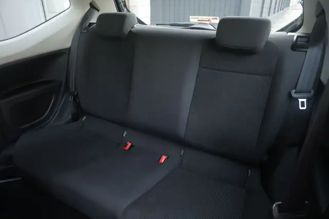 Volkswagen up! view 3