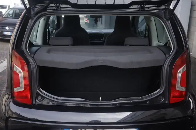 Volkswagen up! view 18