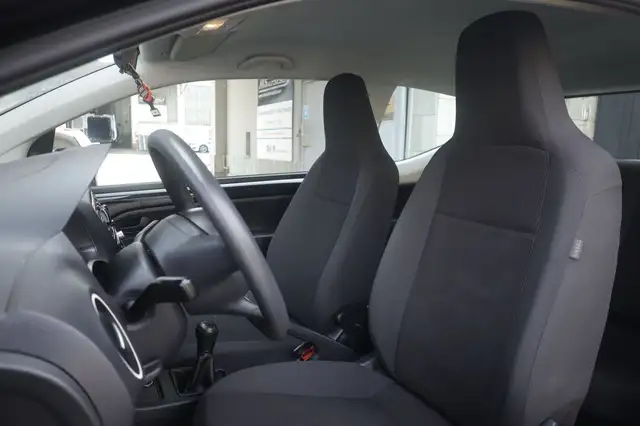 Volkswagen up! view 16