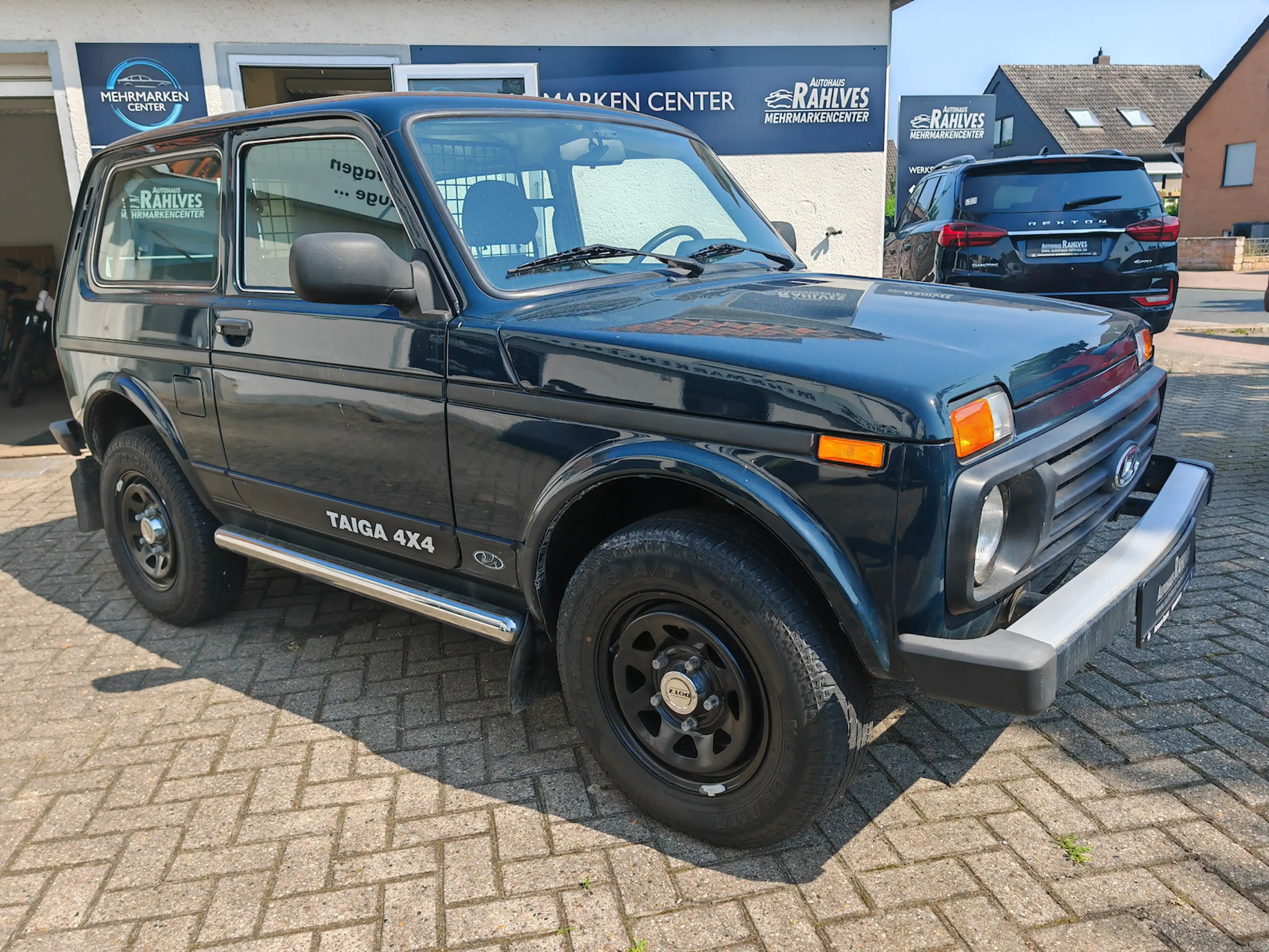 Lada Niva Taiga 4x4 — photo 2