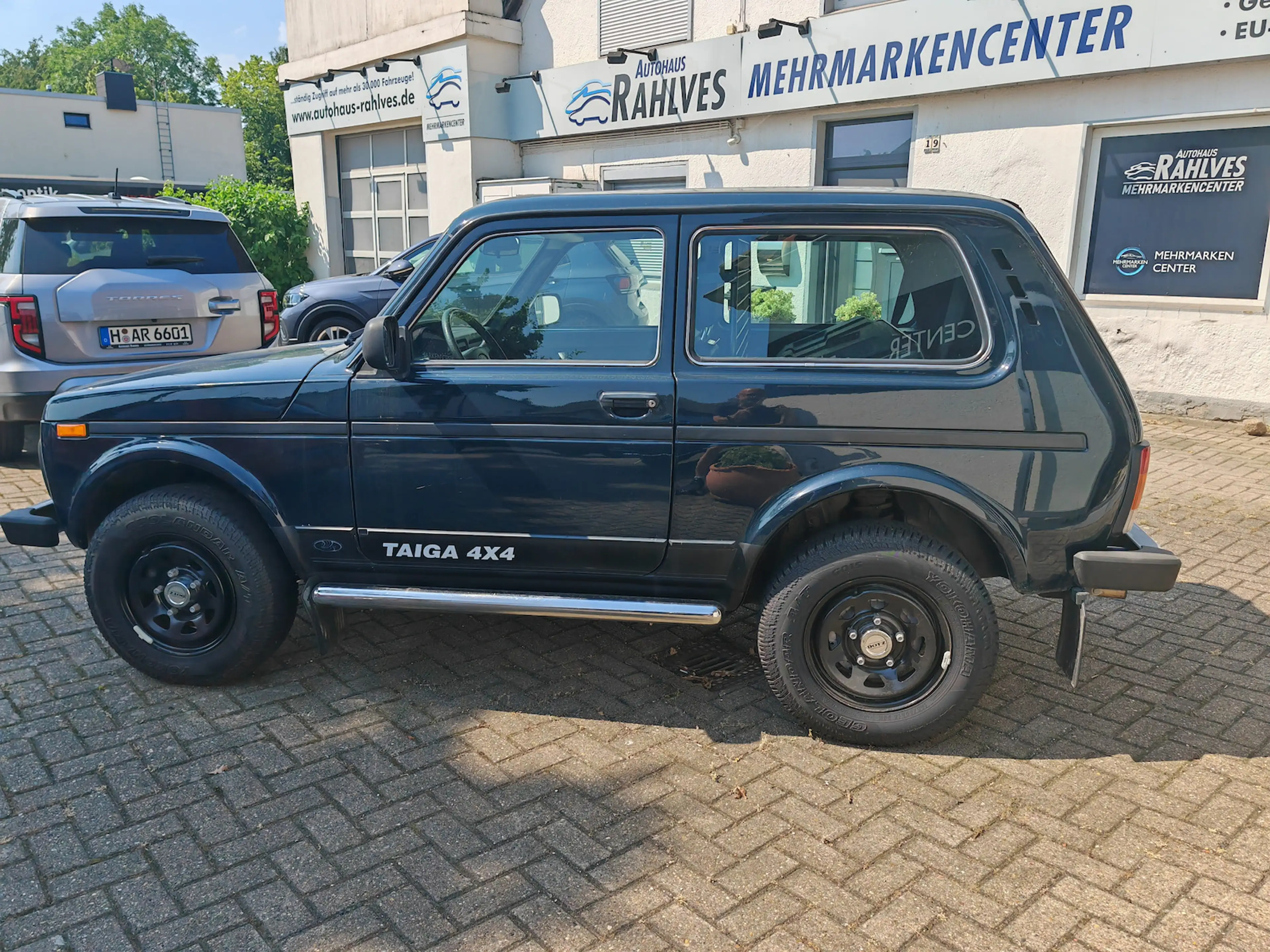 Lada Niva Taiga 4x4 — photo 4