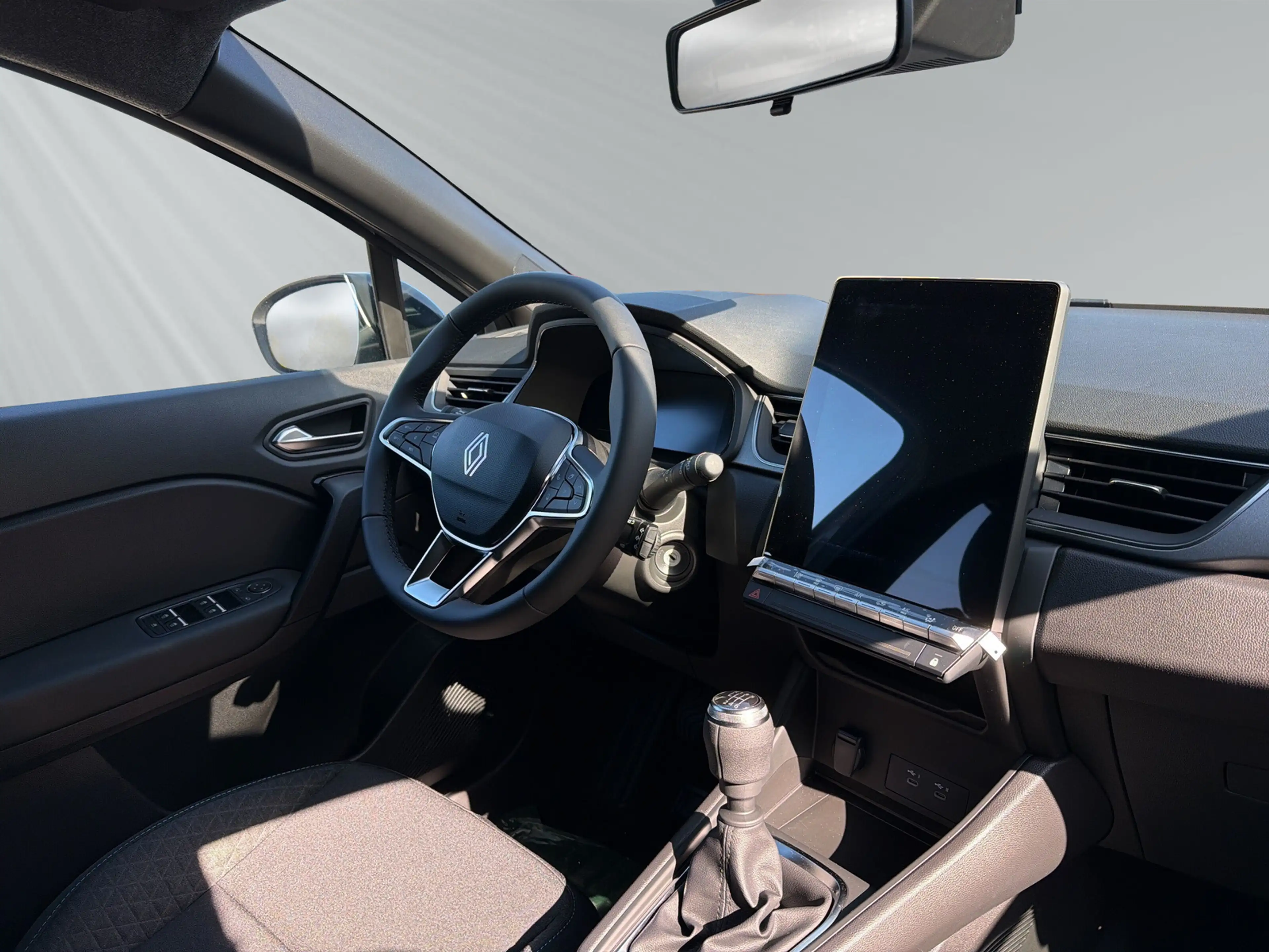 Renault Captur II 1.2 TCe 115 Evolution — photo 11
